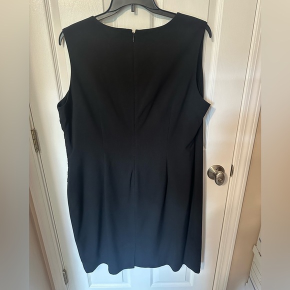 Calvin Klein Classic Black Sleeveless Midi Dress - Picture 4 of 4